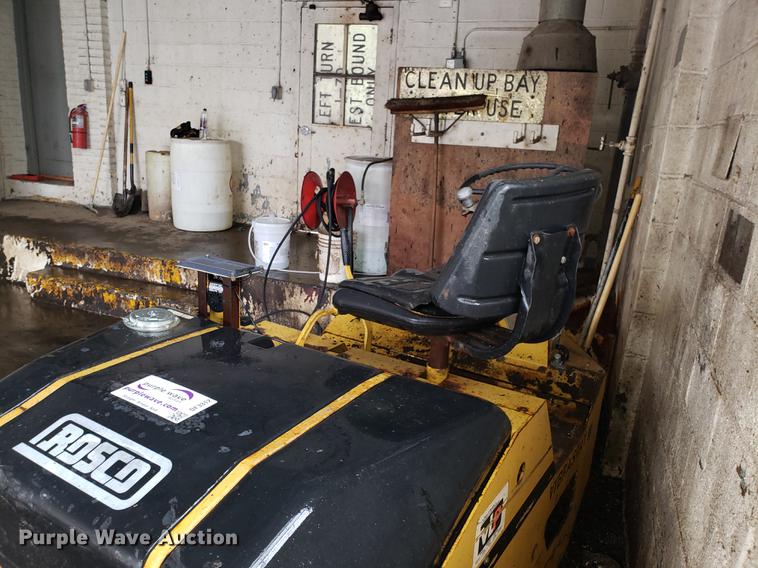 image for item DF3312 Rosco Vibrastat III double drum roller