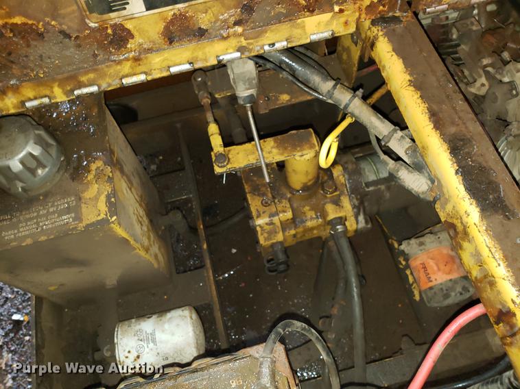 image for item DF3312 Rosco Vibrastat III double drum roller