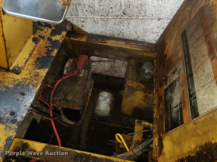 image for item DF3312 Rosco Vibrastat III double drum roller