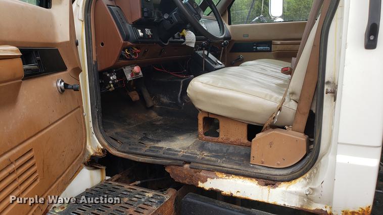 image for item DF3452 1991 Chevrolet Kodiak C6500 dump truck