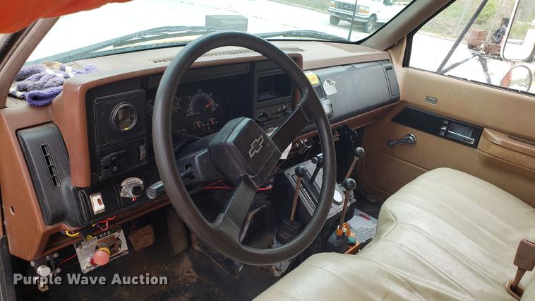 image for item DF3452 1991 Chevrolet Kodiak C6500 dump truck