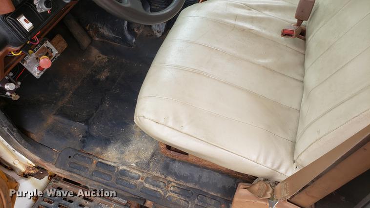 image for item DF3452 1991 Chevrolet Kodiak C6500 dump truck