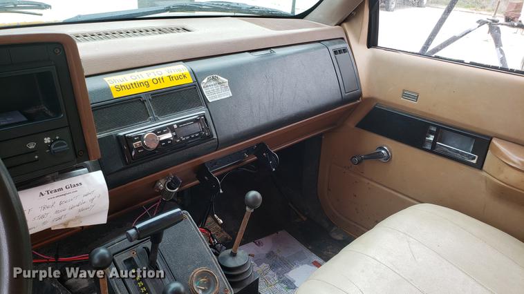 image for item DF3452 1991 Chevrolet Kodiak C6500 dump truck