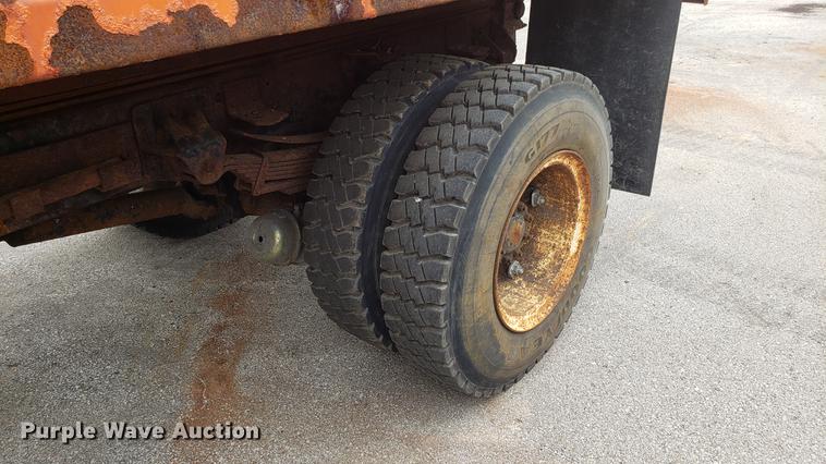 image for item DF3452 1991 Chevrolet Kodiak C6500 dump truck