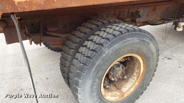 image for item DF3452 1991 Chevrolet Kodiak C6500 dump truck