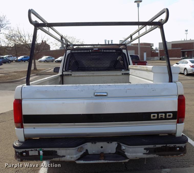 image for item DF4424 1997 Ford F250 pickup truck
