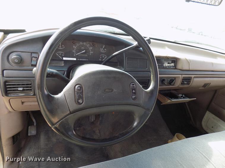 image for item DF4424 1997 Ford F250 pickup truck