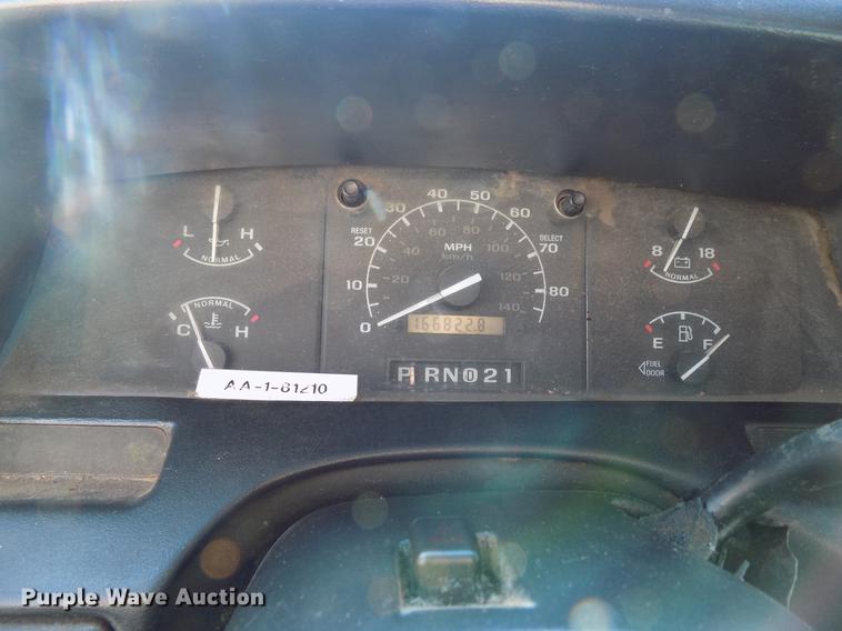 image for item DF4424 1997 Ford F250 pickup truck