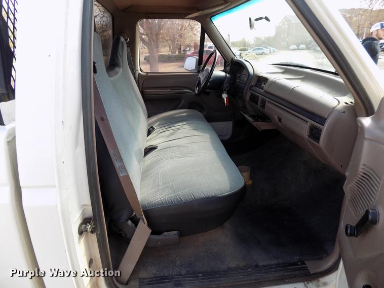 image for item DF4424 1997 Ford F250 pickup truck