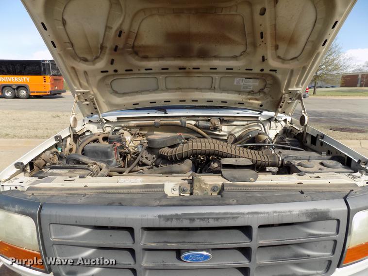 image for item DF4424 1997 Ford F250 pickup truck