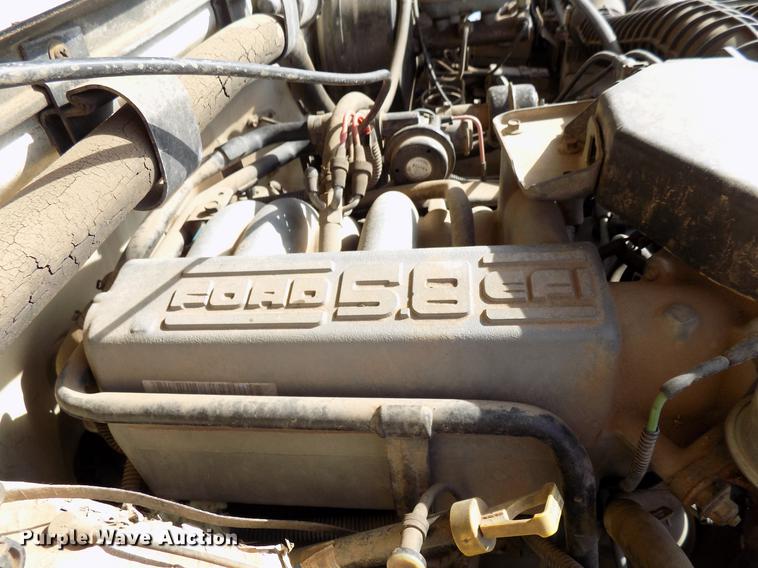 image for item DF4424 1997 Ford F250 pickup truck