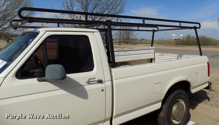 image for item DF4424 1997 Ford F250 pickup truck