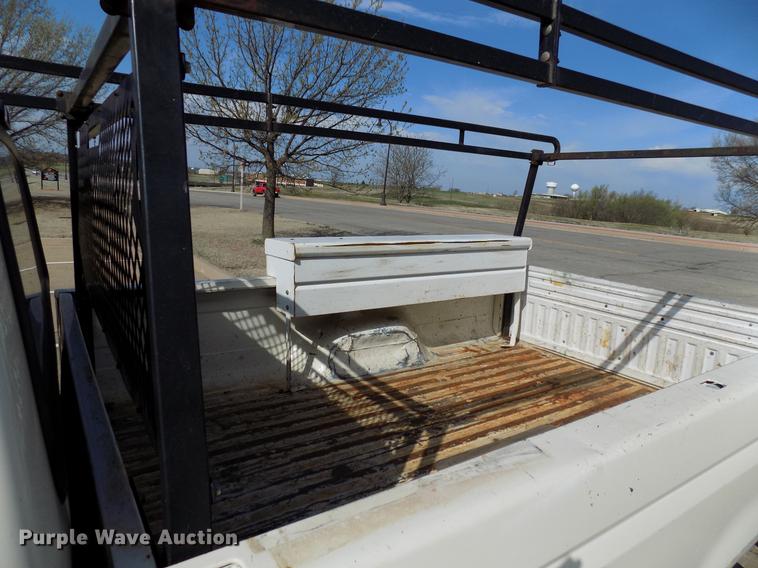 image for item DF4424 1997 Ford F250 pickup truck