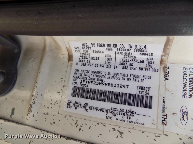 image for item DF4424 1997 Ford F250 pickup truck