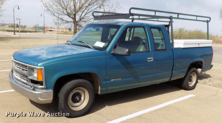 image for item DF4427 1998 Chevrolet C1500 Ext. Cab pickup truck