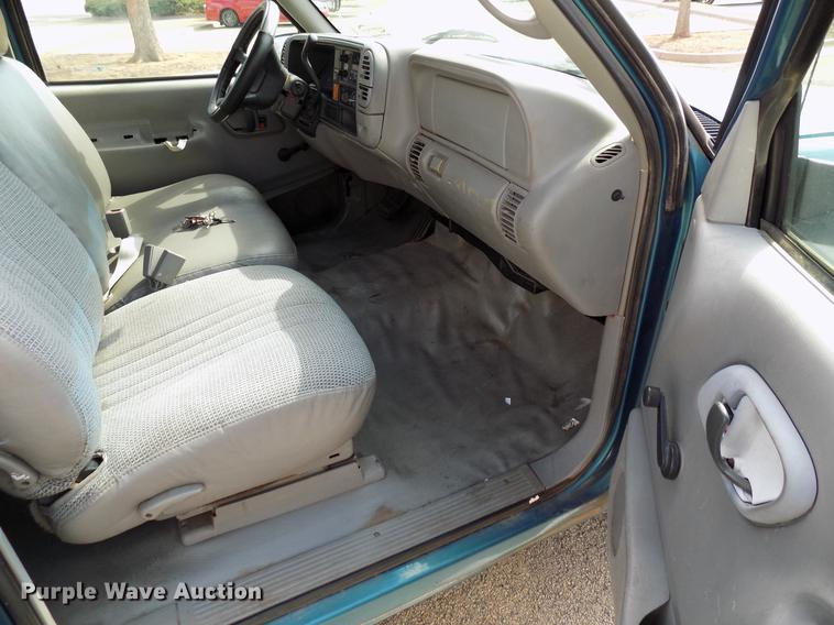 image for item DF4427 1998 Chevrolet C1500 Ext. Cab pickup truck
