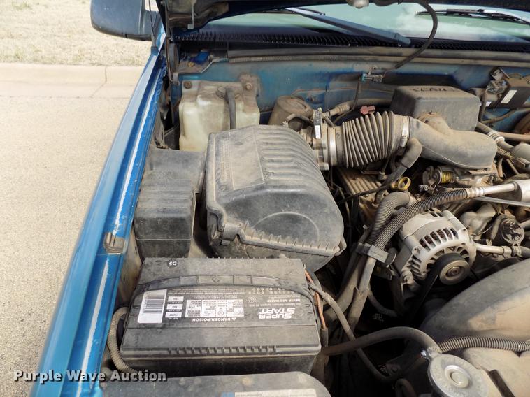 image for item DF4427 1998 Chevrolet C1500 Ext. Cab pickup truck