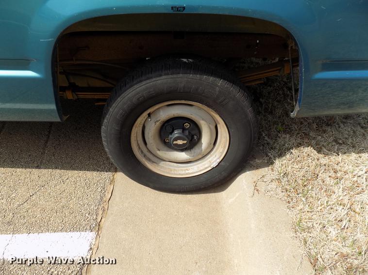 image for item DF4427 1998 Chevrolet C1500 Ext. Cab pickup truck