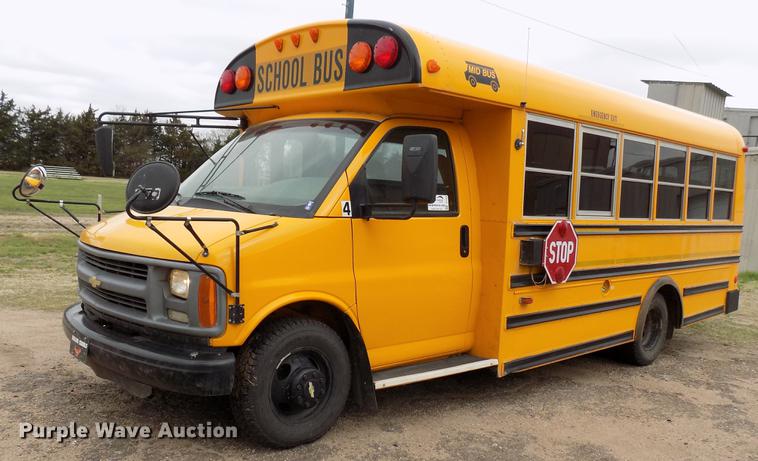 image for item DF4430 2002 Chevrolet Express G3500 school bus