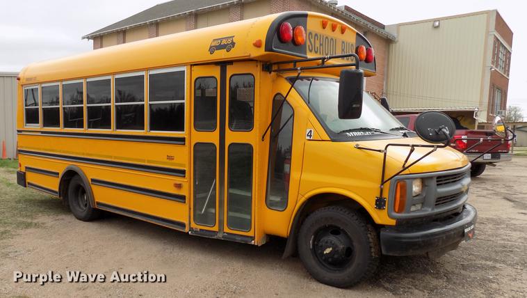 image for item DF4430 2002 Chevrolet Express G3500 school bus