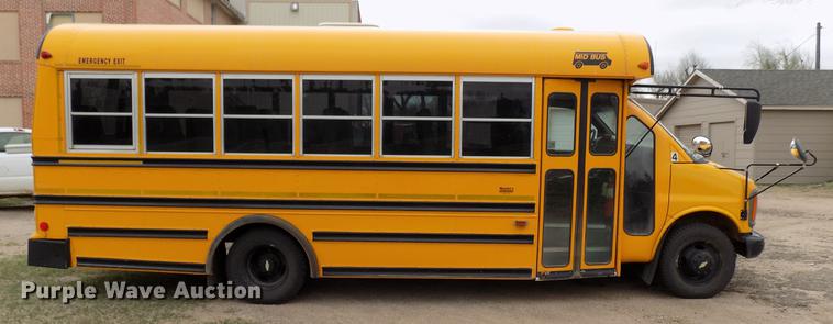 image for item DF4430 2002 Chevrolet Express G3500 school bus