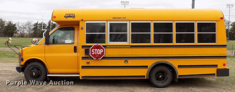 image for item DF4430 2002 Chevrolet Express G3500 school bus