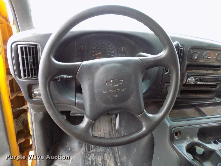 image for item DF4430 2002 Chevrolet Express G3500 school bus