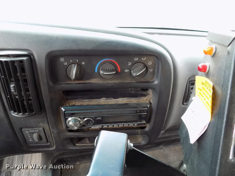 image for item DF4430 2002 Chevrolet Express G3500 school bus