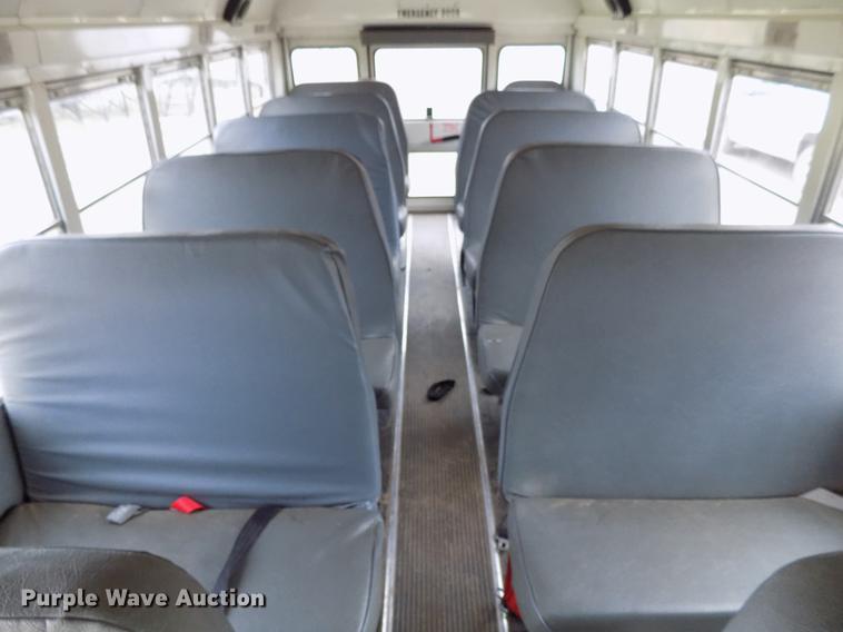 image for item DF4430 2002 Chevrolet Express G3500 school bus