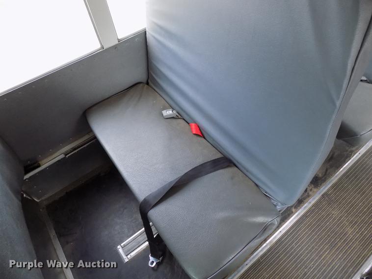 image for item DF4430 2002 Chevrolet Express G3500 school bus