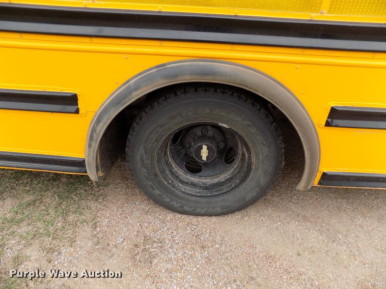 image for item DF4430 2002 Chevrolet Express G3500 school bus