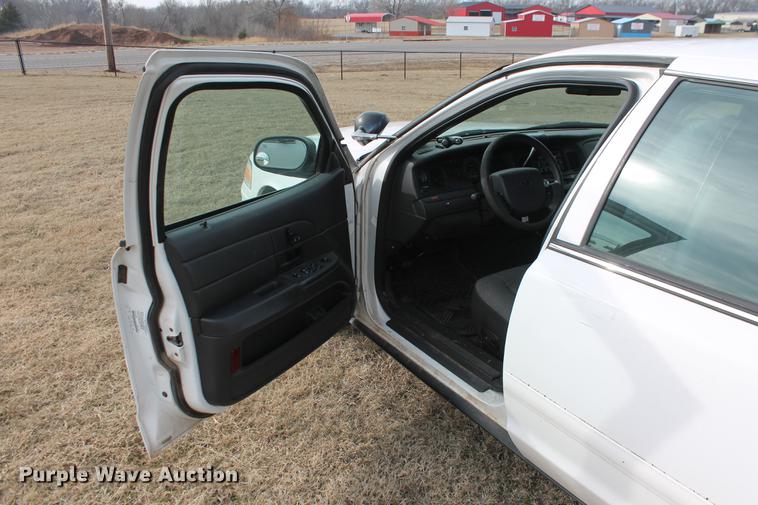 image for item DF4434 2005 Ford Crown Victoria Police Interceptor