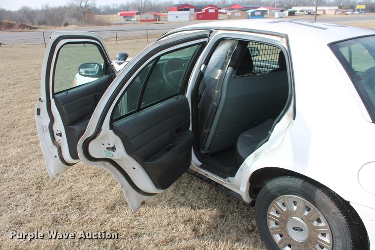 image for item DF4434 2005 Ford Crown Victoria Police Interceptor