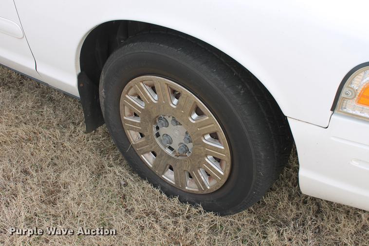 image for item DF4434 2005 Ford Crown Victoria Police Interceptor