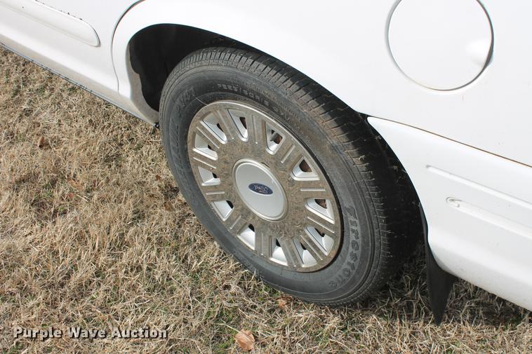 image for item DF4434 2005 Ford Crown Victoria Police Interceptor