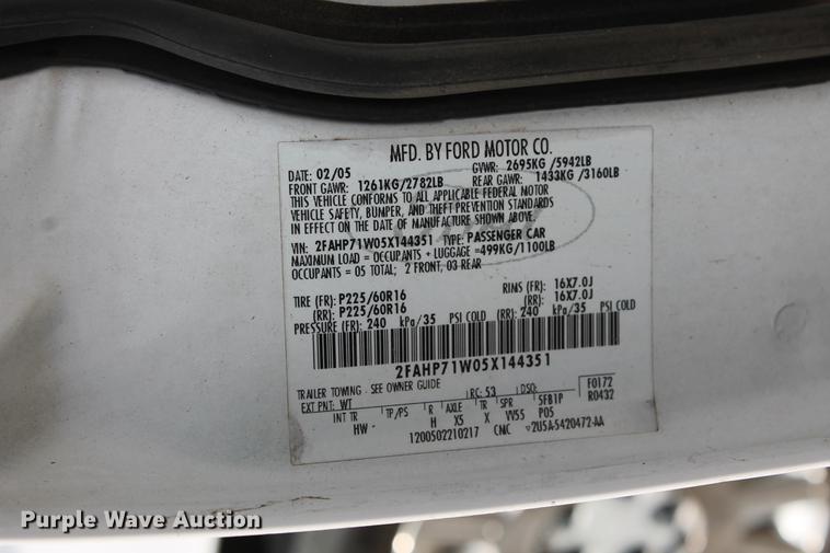 image for item DF4434 2005 Ford Crown Victoria Police Interceptor