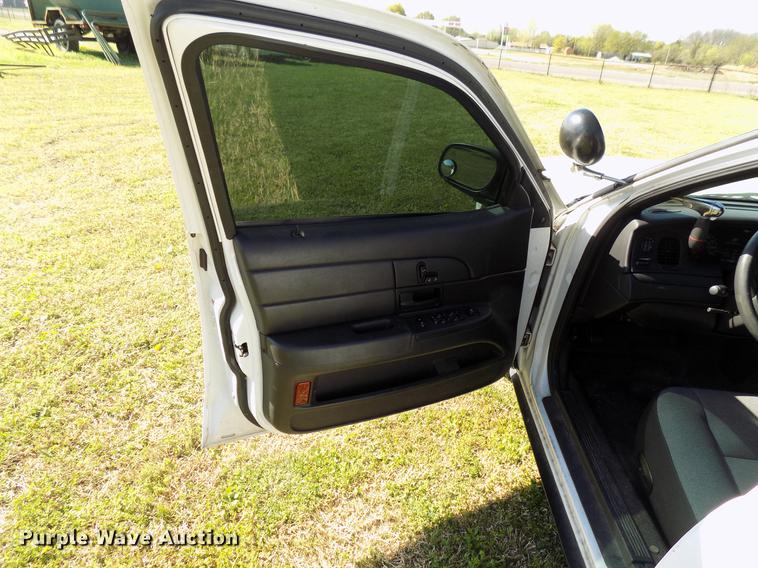 image for item DF4439 2008 Ford Crown Victoria Police Interceptor