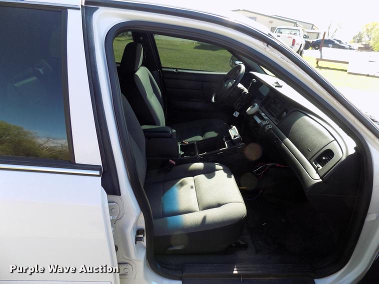 image for item DF4439 2008 Ford Crown Victoria Police Interceptor