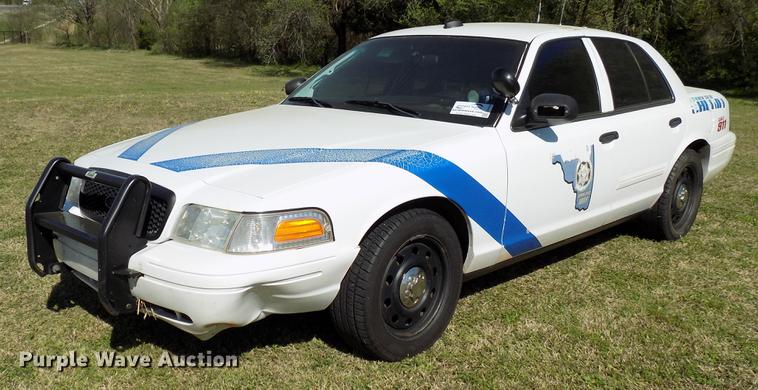 image for item DF4440 2011 Ford Crown Victoria Police Interceptor