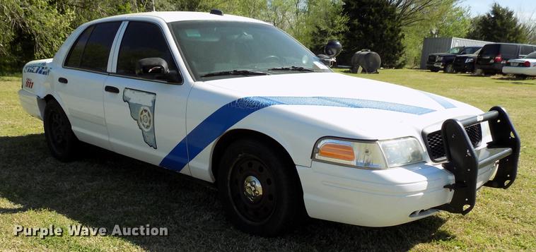 image for item DF4440 2011 Ford Crown Victoria Police Interceptor