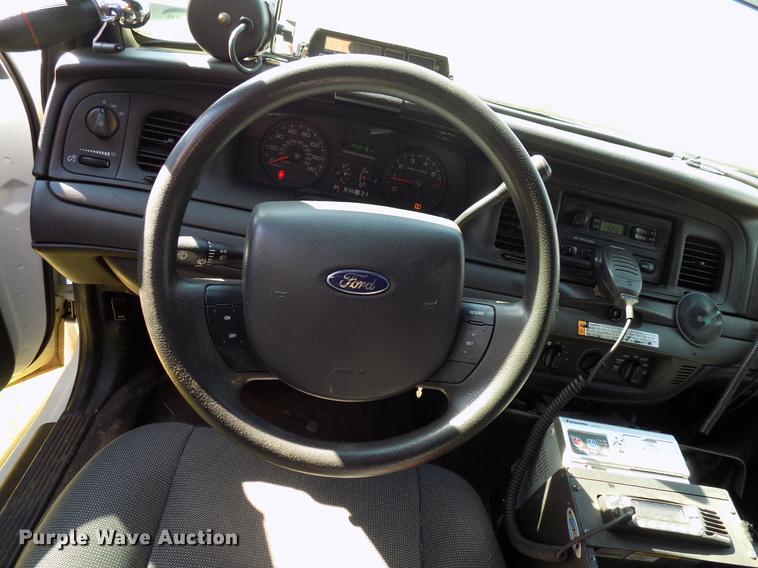 image for item DF4440 2011 Ford Crown Victoria Police Interceptor