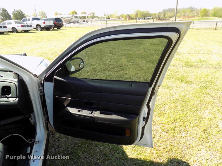 image for item DF4440 2011 Ford Crown Victoria Police Interceptor