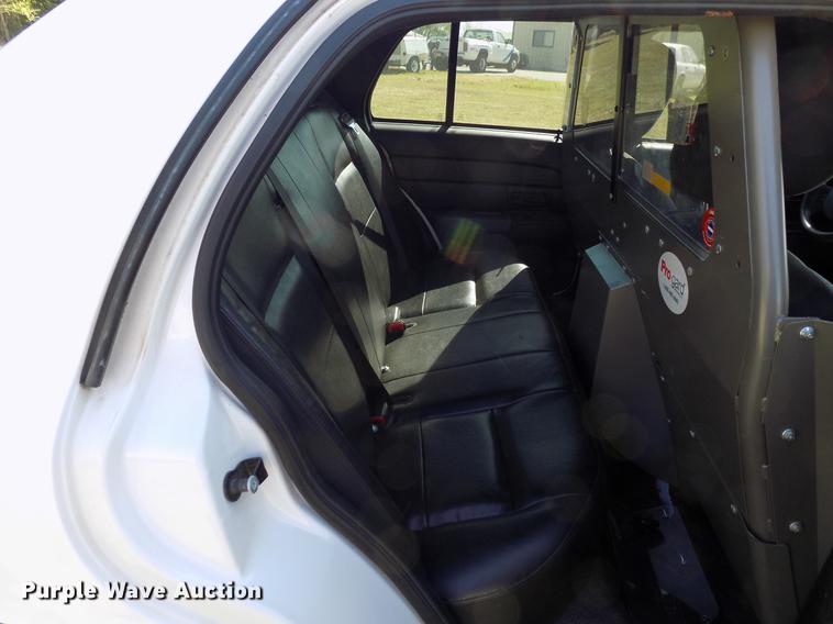 image for item DF4440 2011 Ford Crown Victoria Police Interceptor