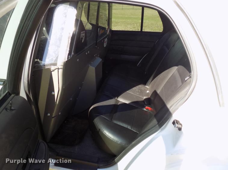 image for item DF4440 2011 Ford Crown Victoria Police Interceptor