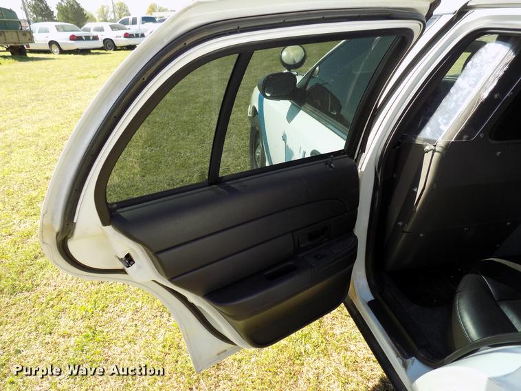 image for item DF4440 2011 Ford Crown Victoria Police Interceptor