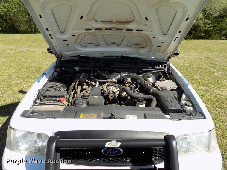 image for item DF4440 2011 Ford Crown Victoria Police Interceptor