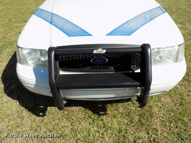 image for item DF4440 2011 Ford Crown Victoria Police Interceptor