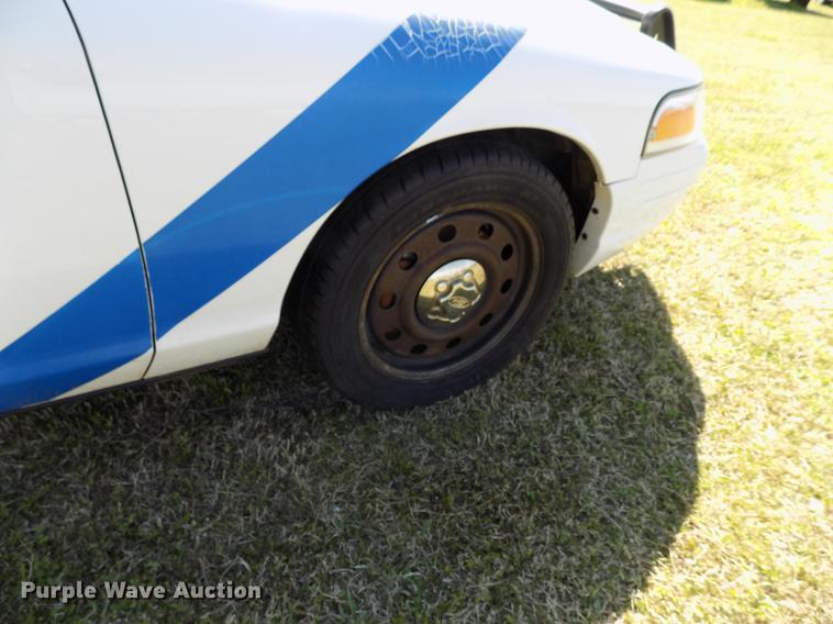image for item DF4440 2011 Ford Crown Victoria Police Interceptor