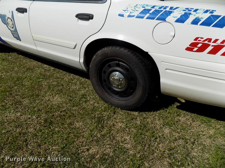 image for item DF4440 2011 Ford Crown Victoria Police Interceptor