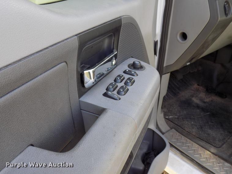 image for item DF4442 2008 Ford F150 SuperCab pickup truck